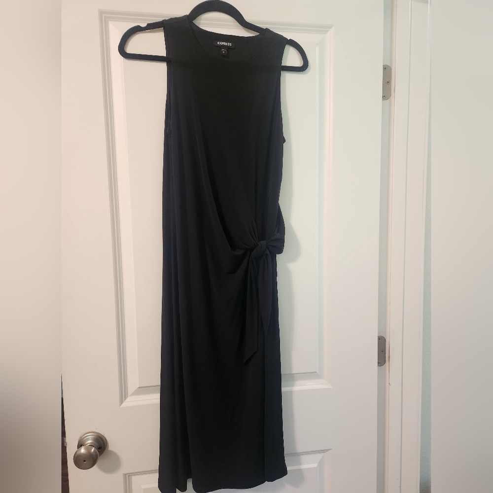 Exprese Black Sheath Midi Dress Crew Neck